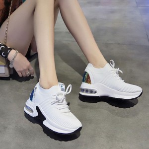 Giày thể thao nữ độn gót 10465