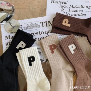 Tất vớ cổ trung vải dệt dày đẹp , thêu chữ phong cách Hàn Quốc 11893