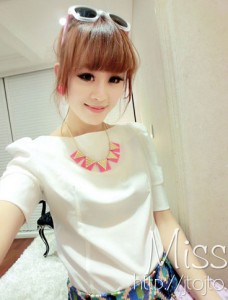 Áo sơ mi cổ thuyền màu trắng