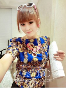 Áo sơ mi cổ thuyền họa tiết xanh