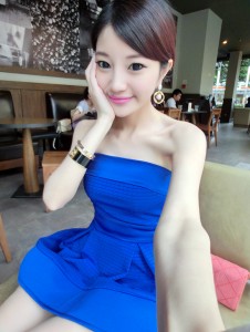 Váy đầm quây màu xanh