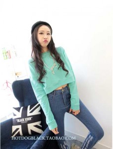 Áo thun croptop dài tay màu xanh