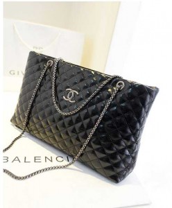 Túi Chanel da bóng màu đen