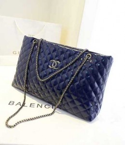Túi Chanel da bóng màu xanh lam