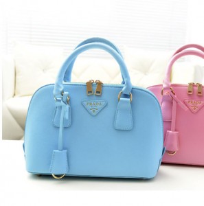 Túi Prada màu xanh ngọc