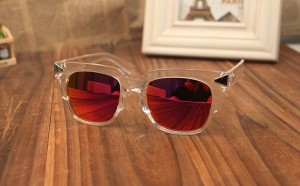 Mắt kính gọng trong mắt đỏ 5558