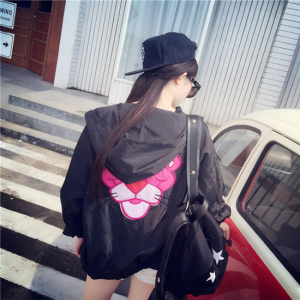 Áo khoác gió thêu logo báo 7942