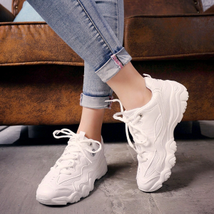 Giày thể thao 8482