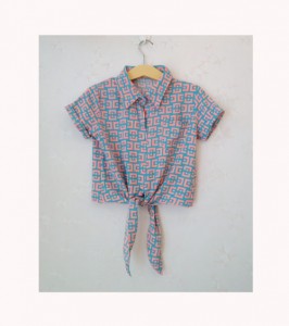 Áo sơ mi buộc vạt họa tiết ô vuông