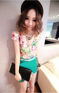 T-shirt hoa độn vai màu tím