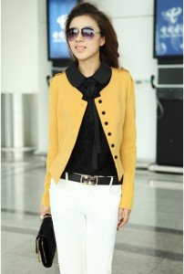 Áo khoác cổ tròn màu vàng