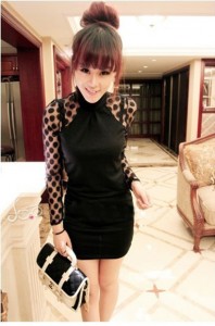 Đầm ôm cổ cao màu đen