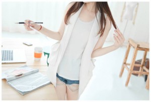 Áo vest ba lỗ có túi màu trắng