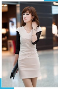 Đầm ôm cổ chữ V màu be