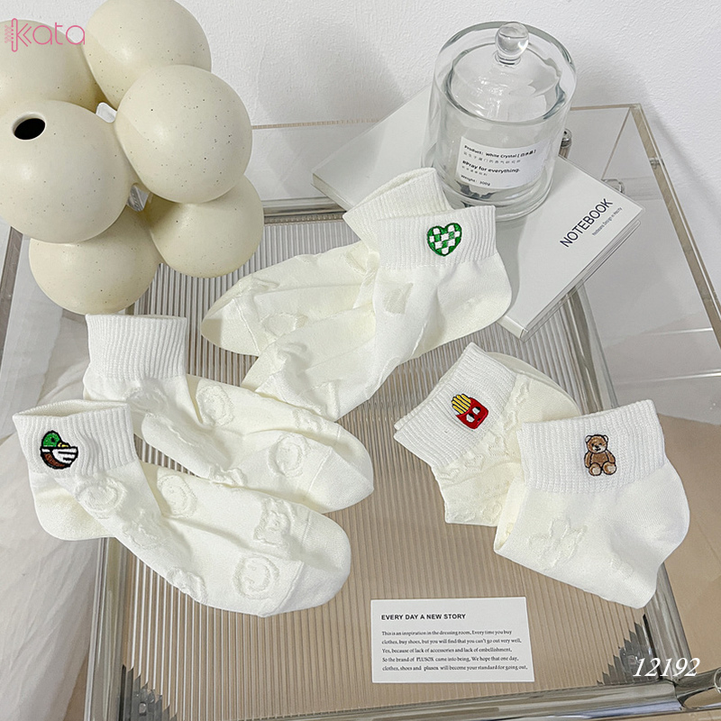 Tất vớ cổ ngắn ,tất cotton thoáng khí thêu hình nữ 12192