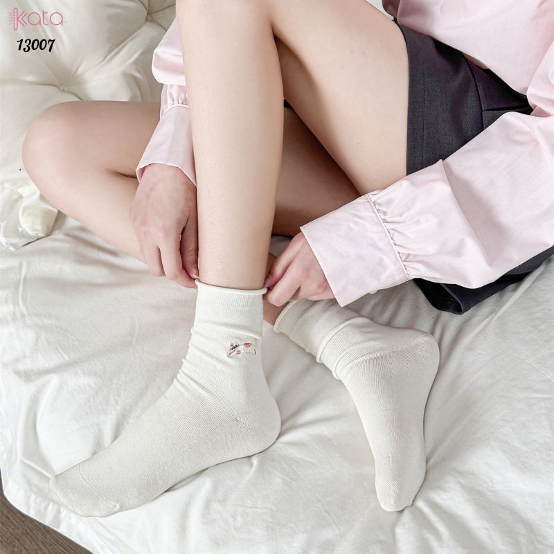 Tất cuộn mép thêu hình,vớ bông mềm mịn thấm hút mồ hôi 13007