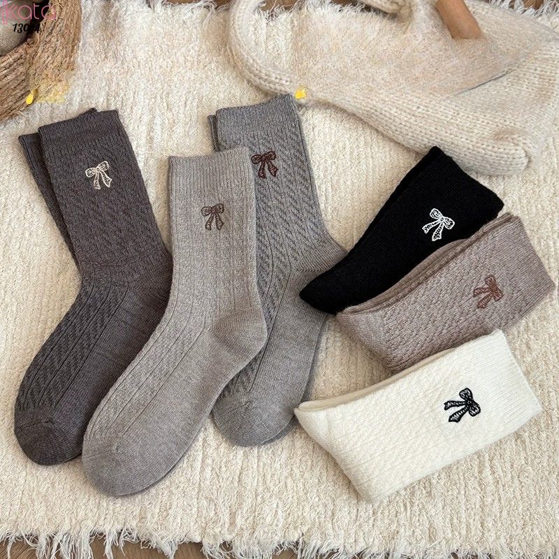 Tất bông dày mùa thu và mùa đông ,vớ giữa bắp chân thêu nơ 13044